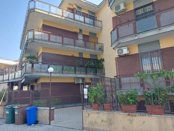 appartamento in vendita a Pozzuoli in zona Lucrino