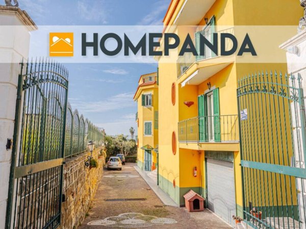 casa indipendente in vendita a Pozzuoli