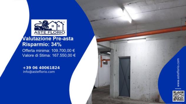 locale commerciale in vendita a Pozzuoli
