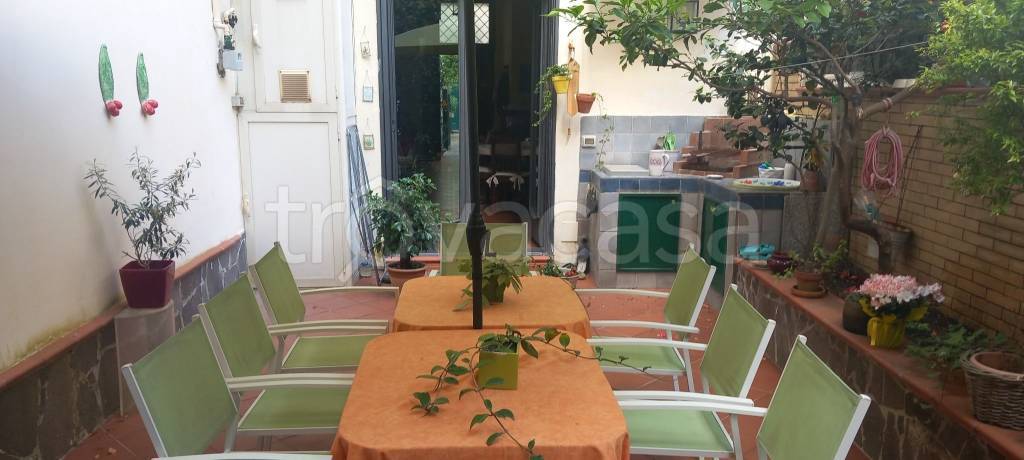 casa indipendente in vendita a Pozzuoli