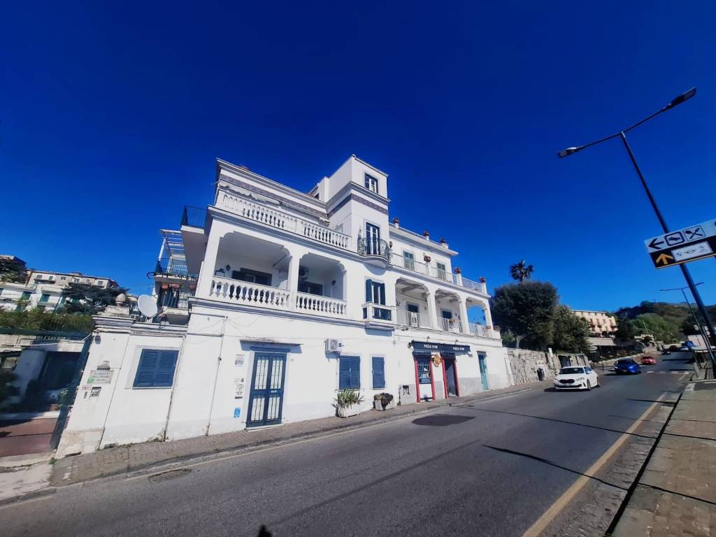 appartamento in vendita a Pozzuoli in zona Solfatara