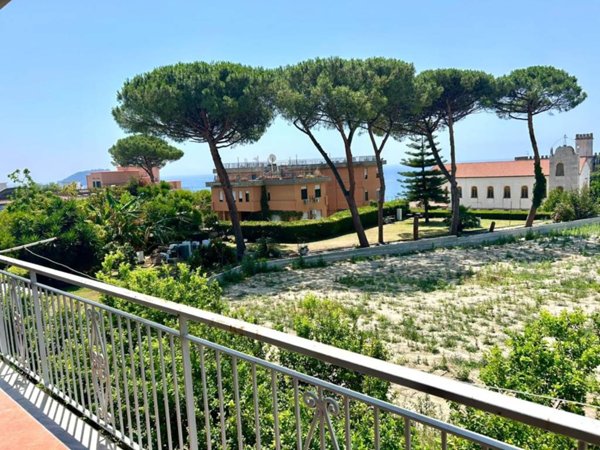 appartamento in vendita a Pozzuoli