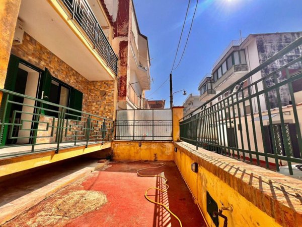negozio in vendita a Pozzuoli in zona Arco Felice