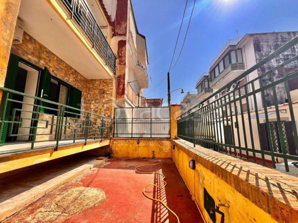 negozio in vendita a Pozzuoli in zona Arco Felice