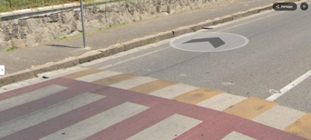 negozio in vendita a Pozzuoli
