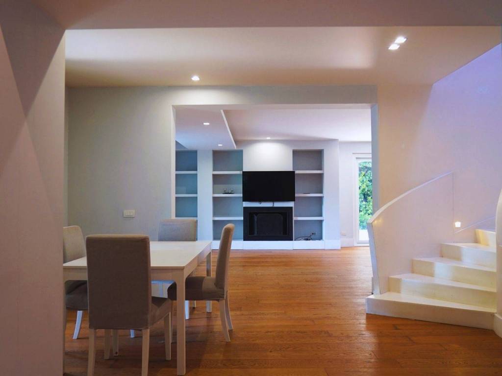 casa indipendente in vendita a Pozzuoli