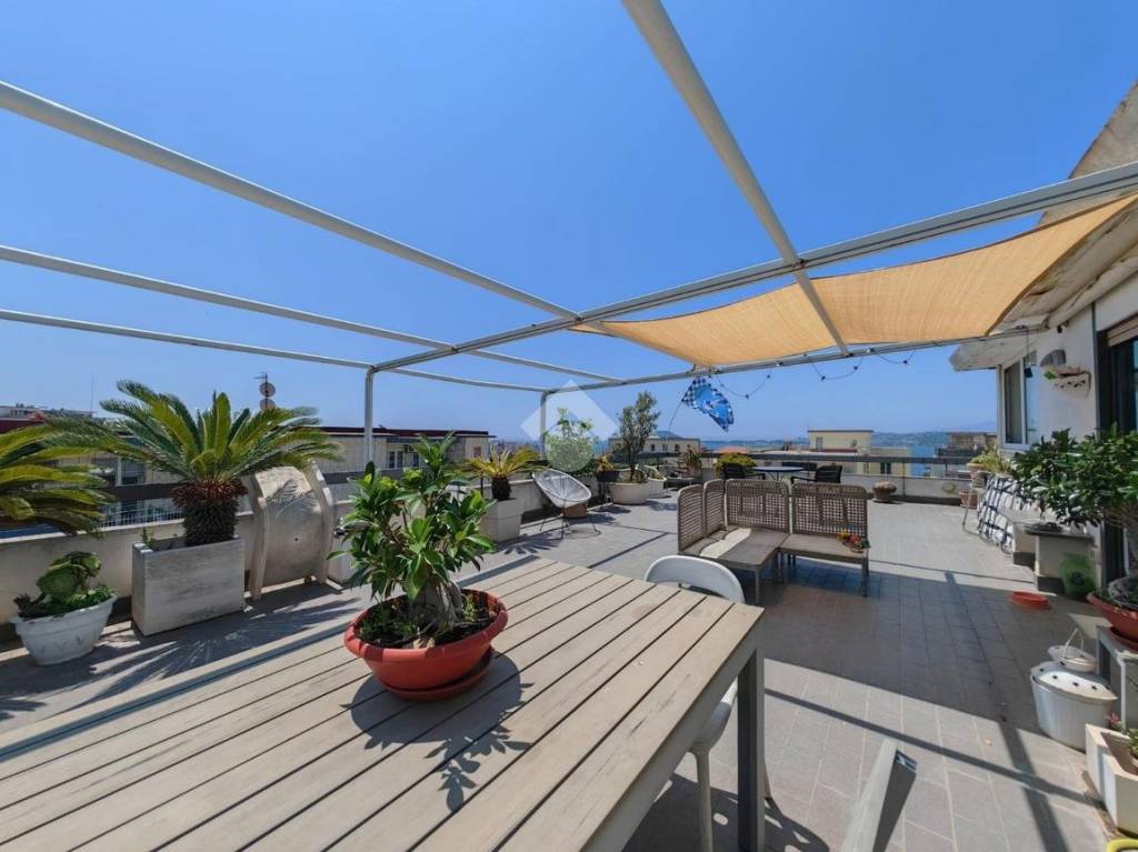 appartamento in vendita a Pozzuoli