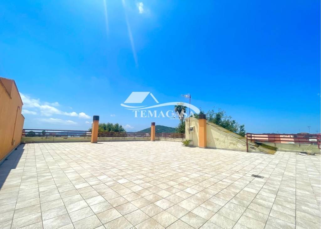 casa indipendente in vendita a Pozzuoli in zona Arco Felice