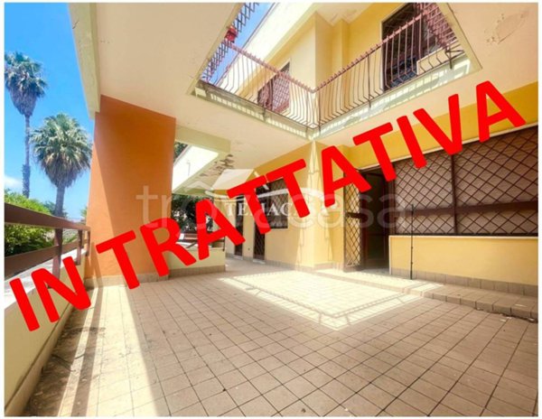 casa indipendente in vendita a Pozzuoli in zona Arco Felice