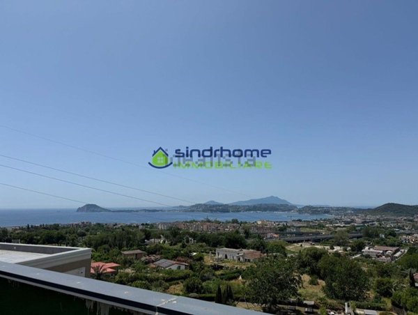 casa indipendente in vendita a Pozzuoli