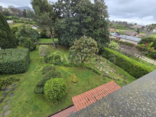 trivano in vendita a Pozzuoli in zona Monterusciello