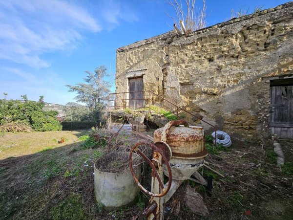 casa indipendente in vendita a Pozzuoli
