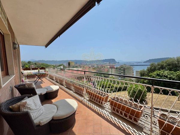 appartamento in vendita a Pozzuoli in zona Solfatara