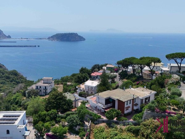 casa indipendente in vendita a Pozzuoli