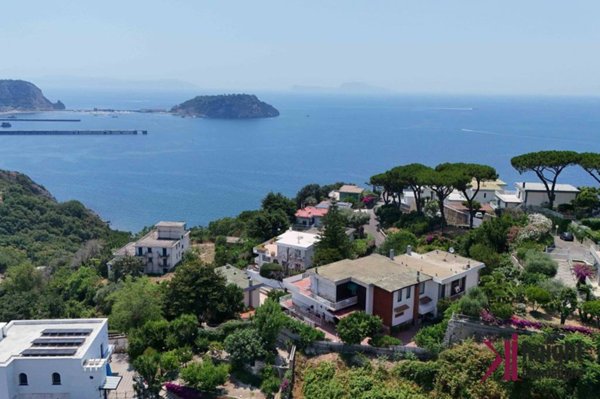 casa indipendente in vendita a Pozzuoli