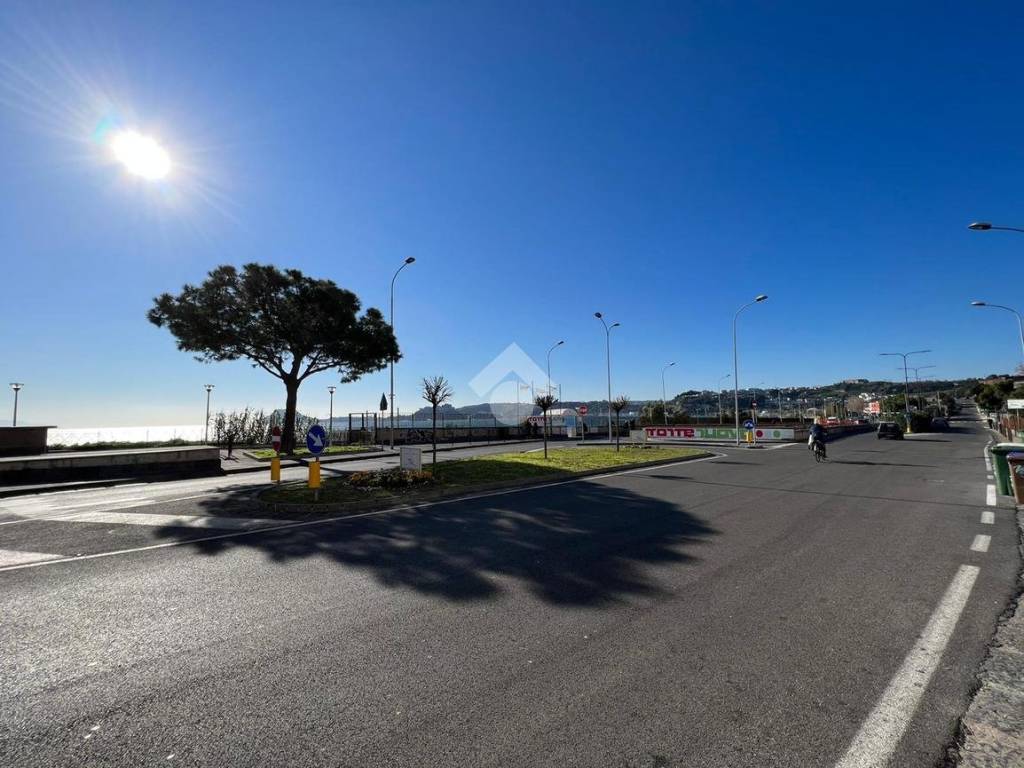 appartamento in vendita a Pozzuoli in zona Lucrino