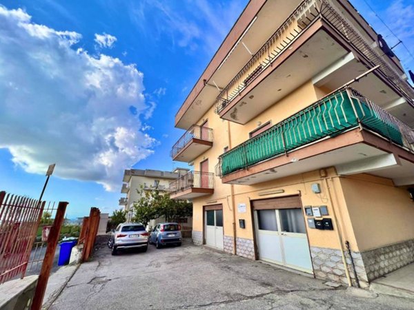 appartamento in vendita a Pozzuoli in zona Monterusciello