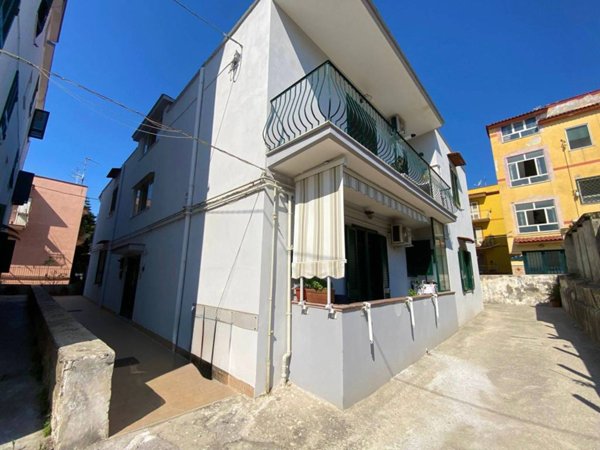 appartamento in vendita a Pozzuoli in zona Arco Felice