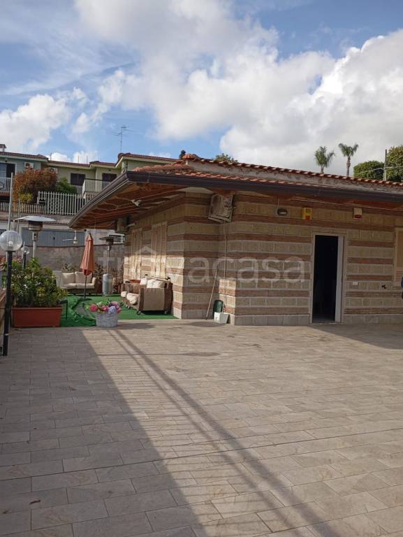 casa indipendente in vendita a Pozzuoli in zona Arco Felice