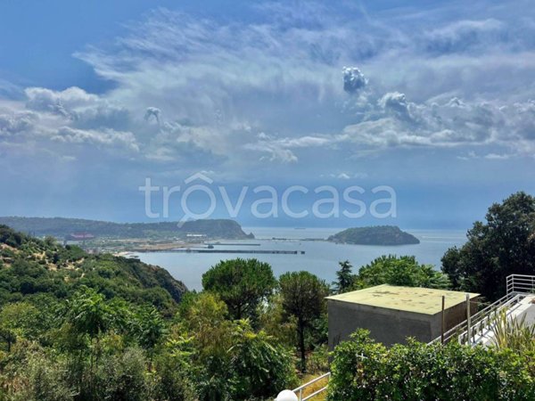 casa indipendente in vendita a Pozzuoli
