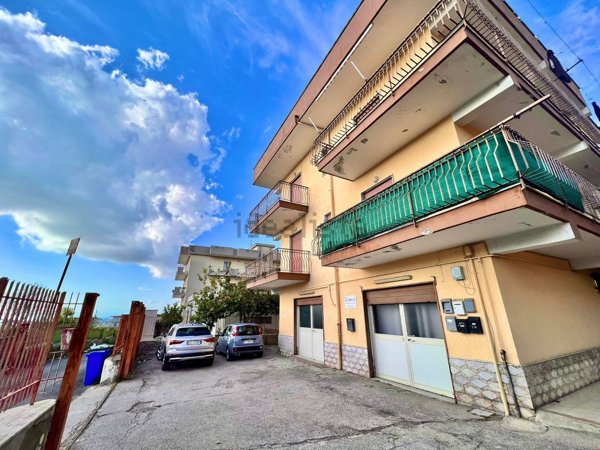 appartamento in vendita a Pozzuoli in zona Monterusciello