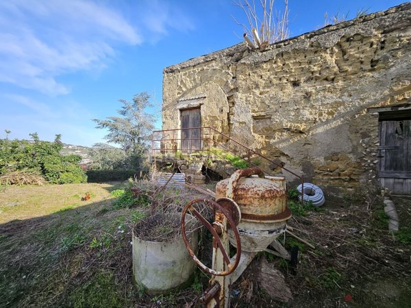 pentavano in vendita a Pozzuoli