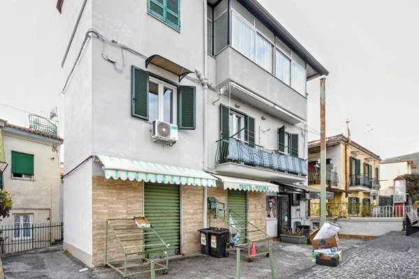 appartamento in vendita a Pozzuoli in zona Solfatara