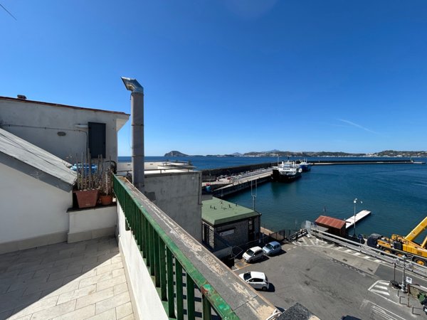 appartamento in vendita a Pozzuoli