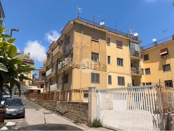 appartamento in vendita a Pozzuoli in zona Solfatara