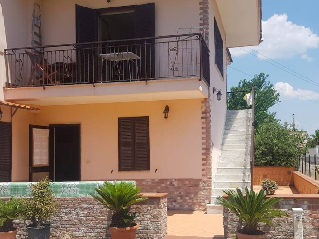 casa indipendente in vendita a Pozzuoli
