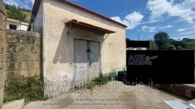 locale commerciale in vendita a Pozzuoli