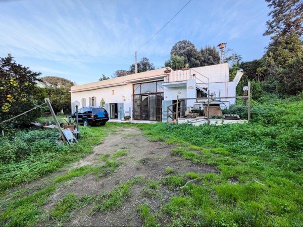 appartamento in vendita a Pozzuoli in zona Cuma