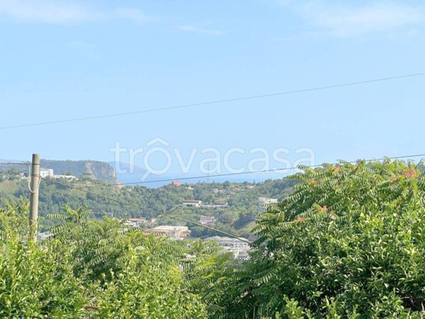 casa indipendente in vendita a Pozzuoli