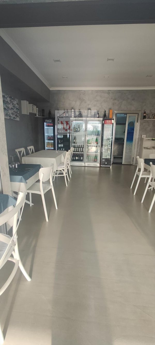 negozio in vendita a Pozzuoli