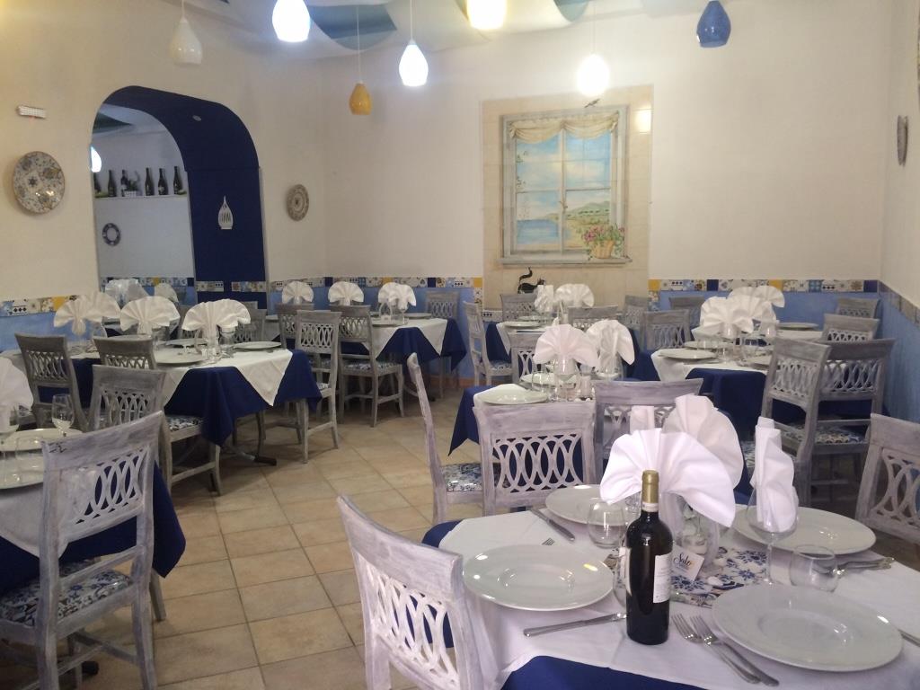 negozio in vendita a Pozzuoli