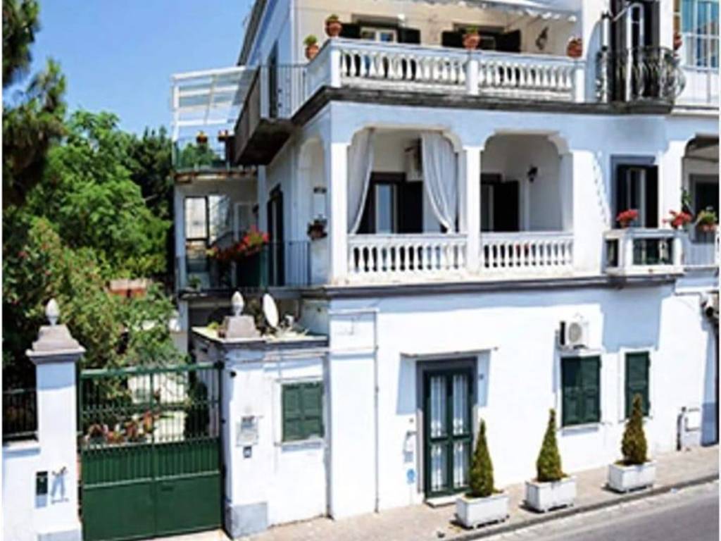 appartamento in vendita a Pozzuoli in zona Solfatara
