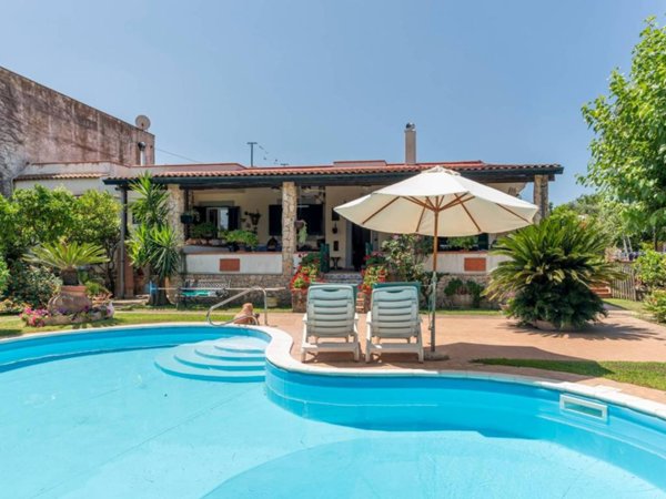 casa indipendente in vendita a Pozzuoli
