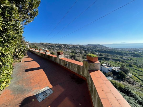 casa indipendente in vendita a Pozzuoli