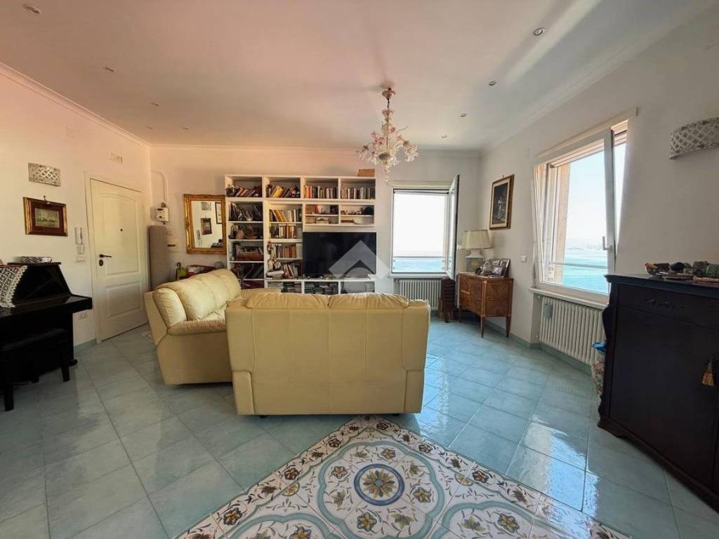 appartamento in vendita a Pozzuoli