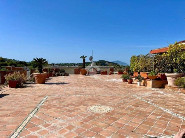 appartamento in vendita a Pozzuoli in zona Arco Felice