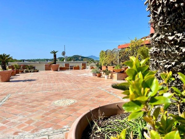appartamento in vendita a Pozzuoli in zona Arco Felice