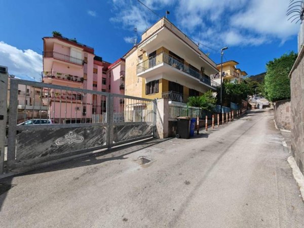 appartamento in vendita a Pozzuoli in zona Arco Felice