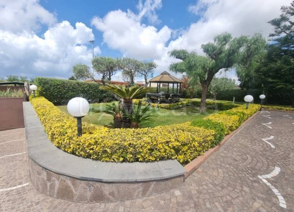 casa indipendente in vendita a Pozzuoli in zona Cuma
