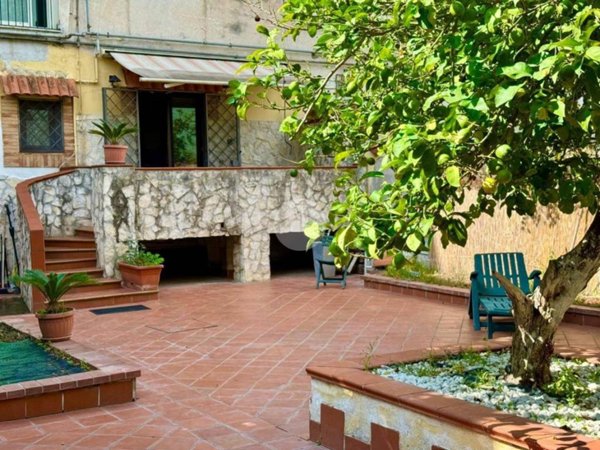 appartamento in vendita a Pozzuoli in zona Toiano
