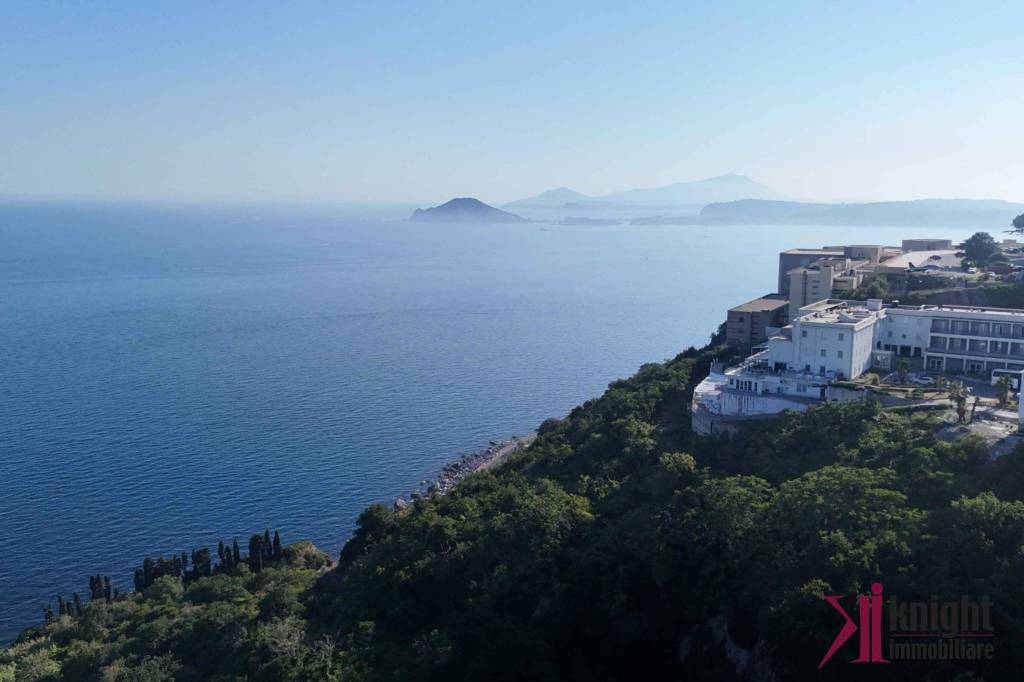 casa indipendente in vendita a Pozzuoli