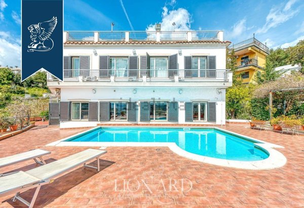 casa indipendente in vendita a Pozzuoli