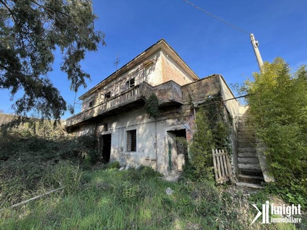 casa indipendente in vendita a Pozzuoli