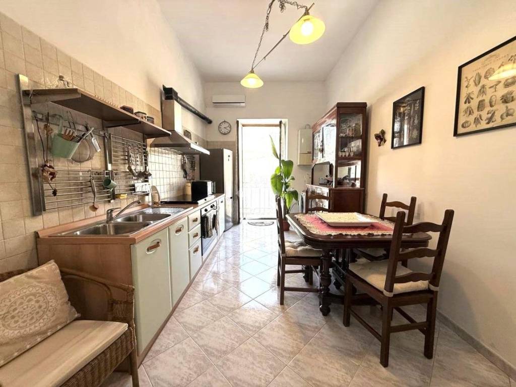 appartamento in vendita a Pozzuoli in zona Solfatara
