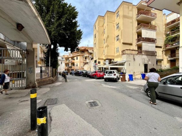 ufficio in vendita a Pozzuoli