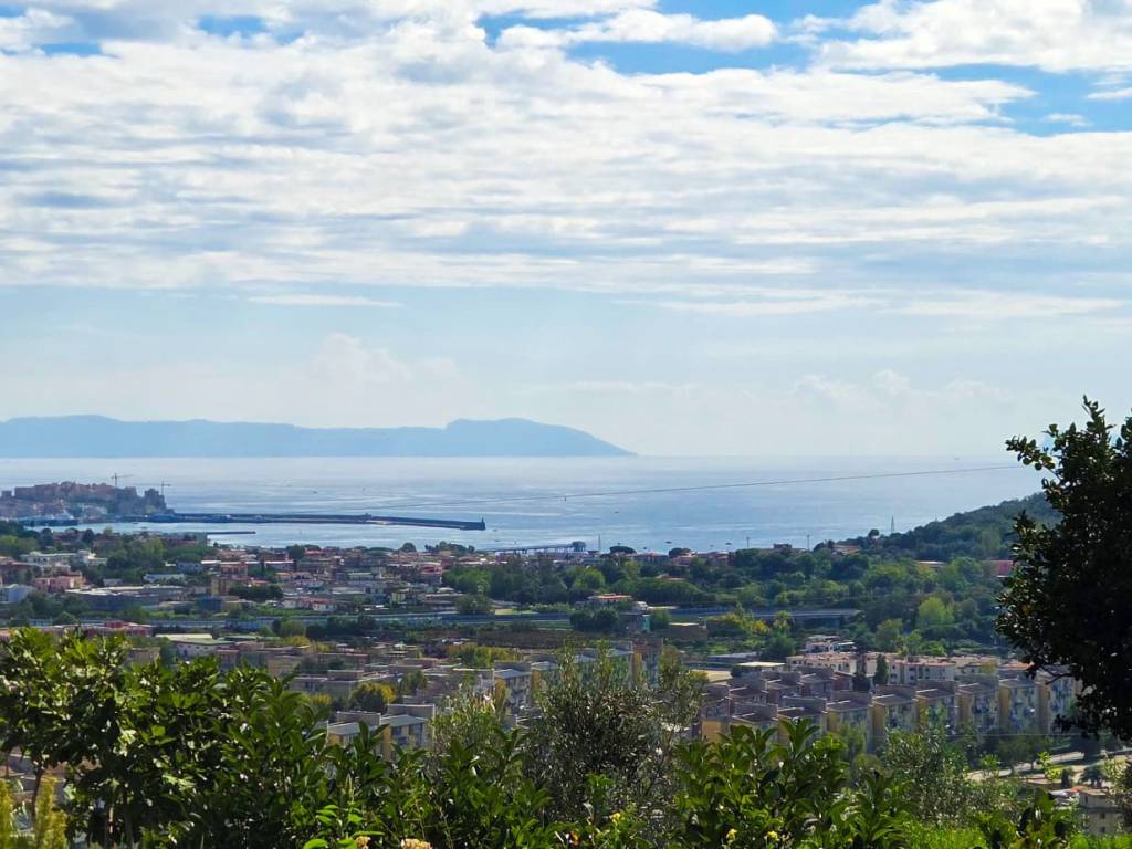 casa indipendente in vendita a Pozzuoli